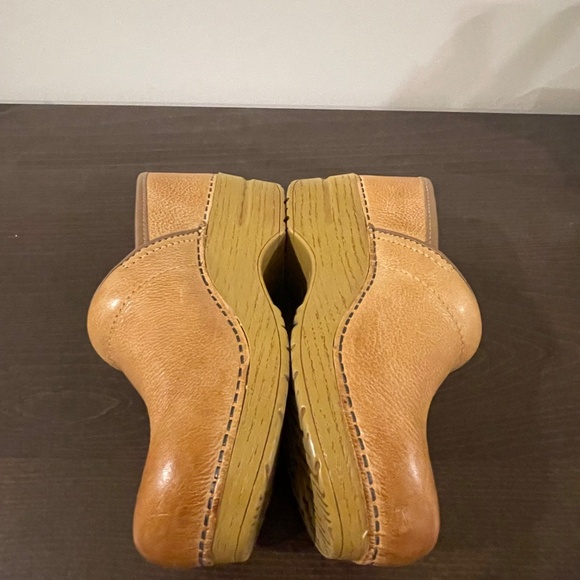 🌾Reserved for Kristine🌾Dansko Pro Honey Clog Burnished Distressed Leather 36 - Picture 3 of 5